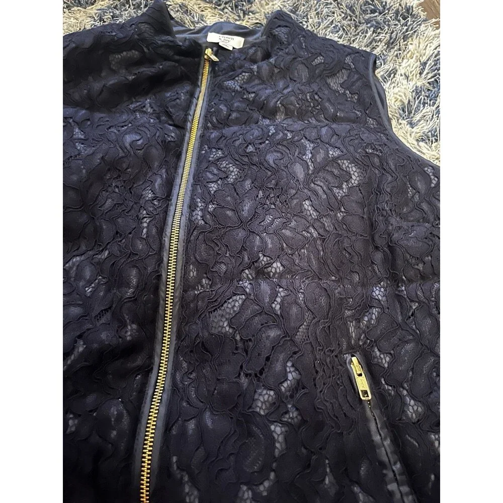NWT Crown & Ivy Curvy Lace Vest – Navy Blue – Size 2x curvy - Picture 16 of 16